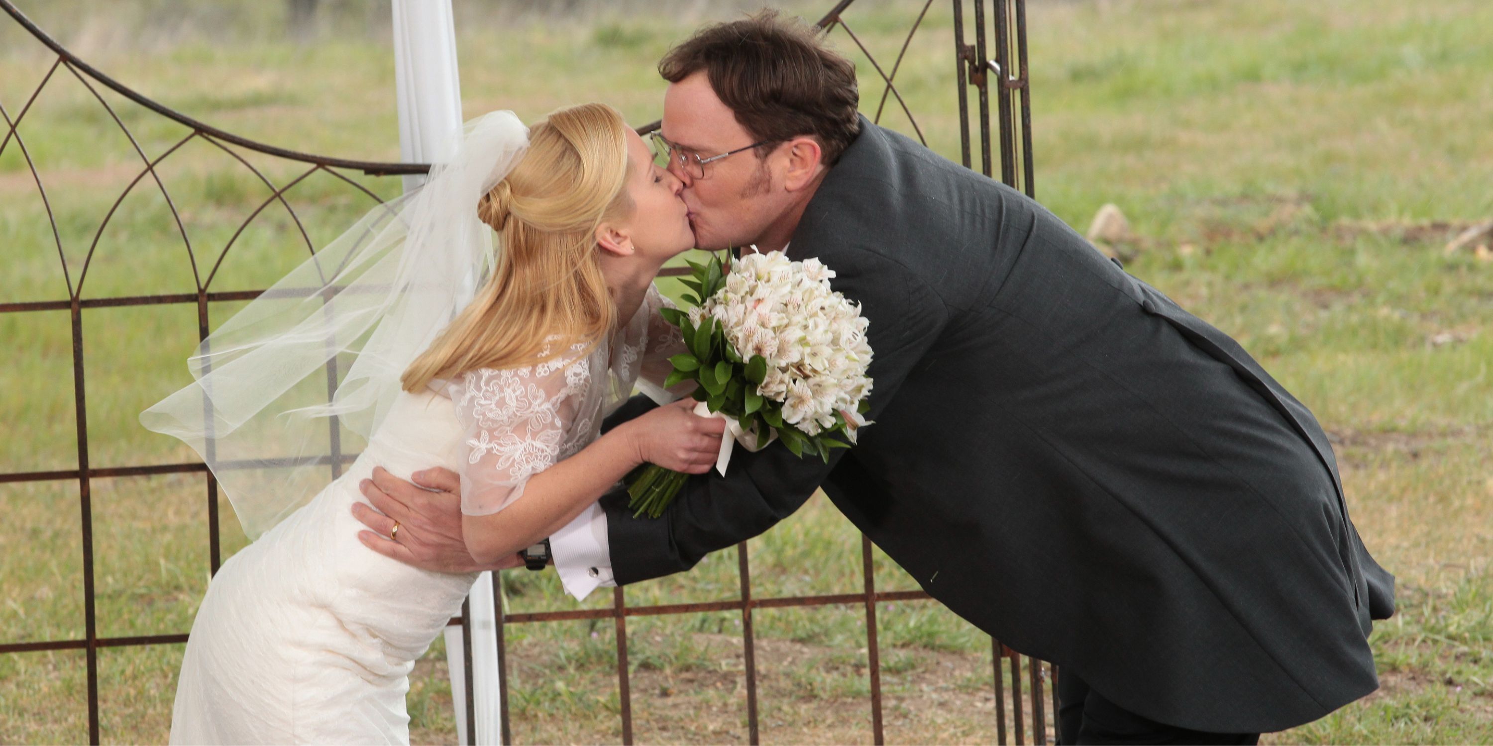 Angela Kinsey e Rainn Wilson bisticciano al matrimonio nell’episodio finale