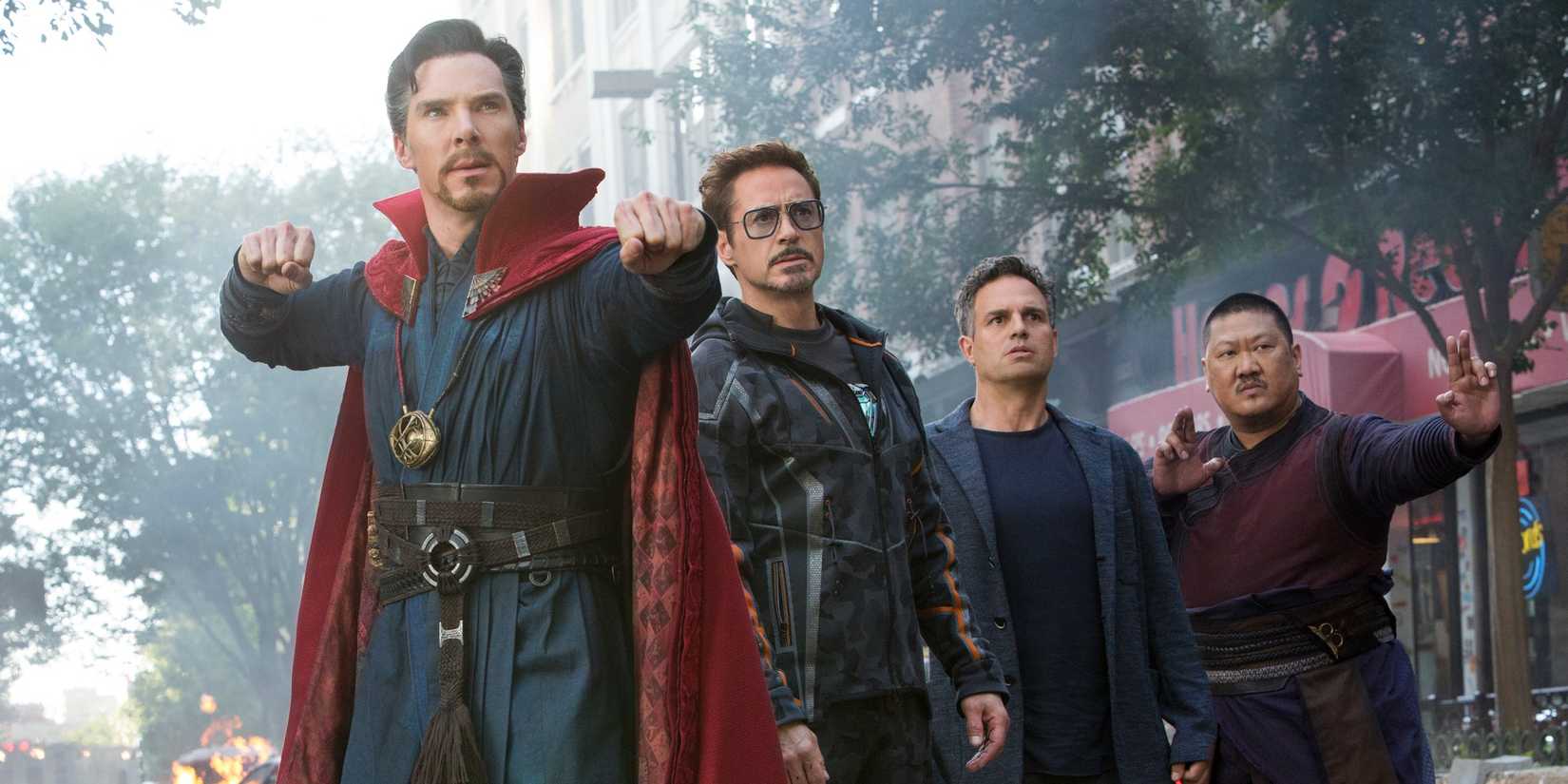 Doutor Estranho, Homem de Ferro, Hulk e Wong em Vingadores: Guerra Infinita