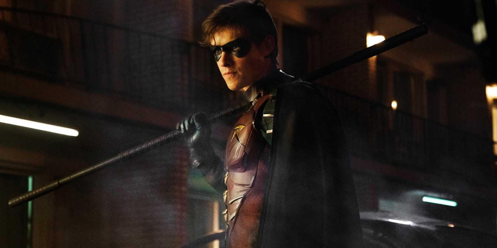 DC Officially Unveils Robin's Suit For Batman's New Appearance