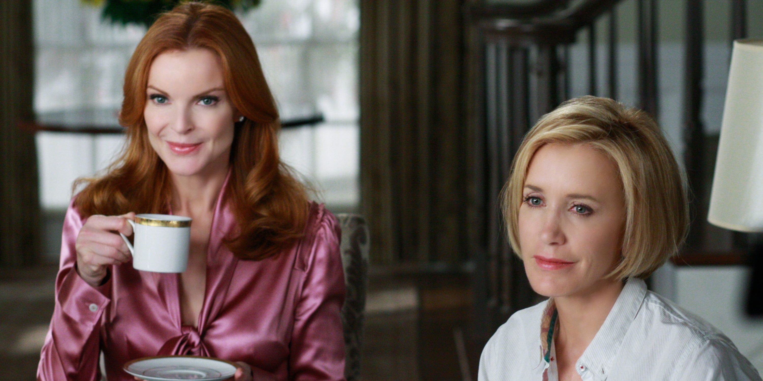 Netflix's The Hunting Wives Is A Fun Desperate Housewives Replacement