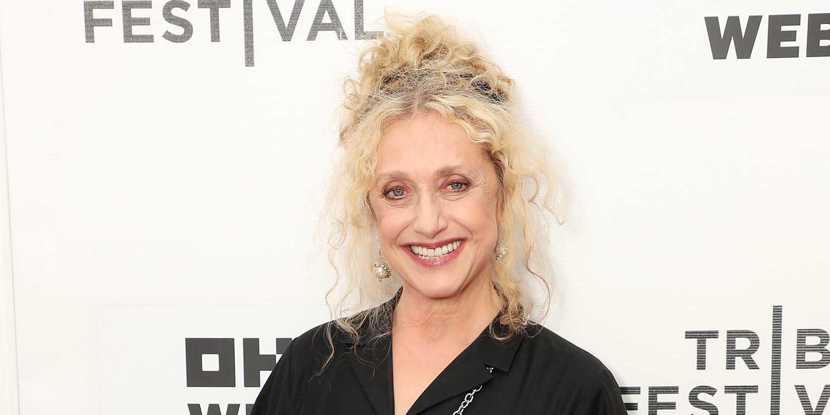 Carol Kane looking happy on the red carpet