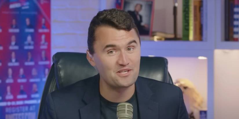 Чарли Кирк выступает в The Charlie Kirk Show