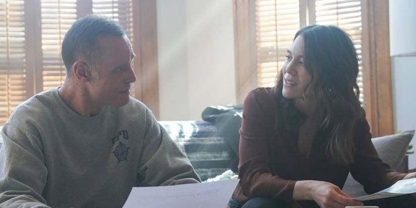 Jason Beghe as Hank Voight and Sara Bues as Nina Chapman in Chicago PD