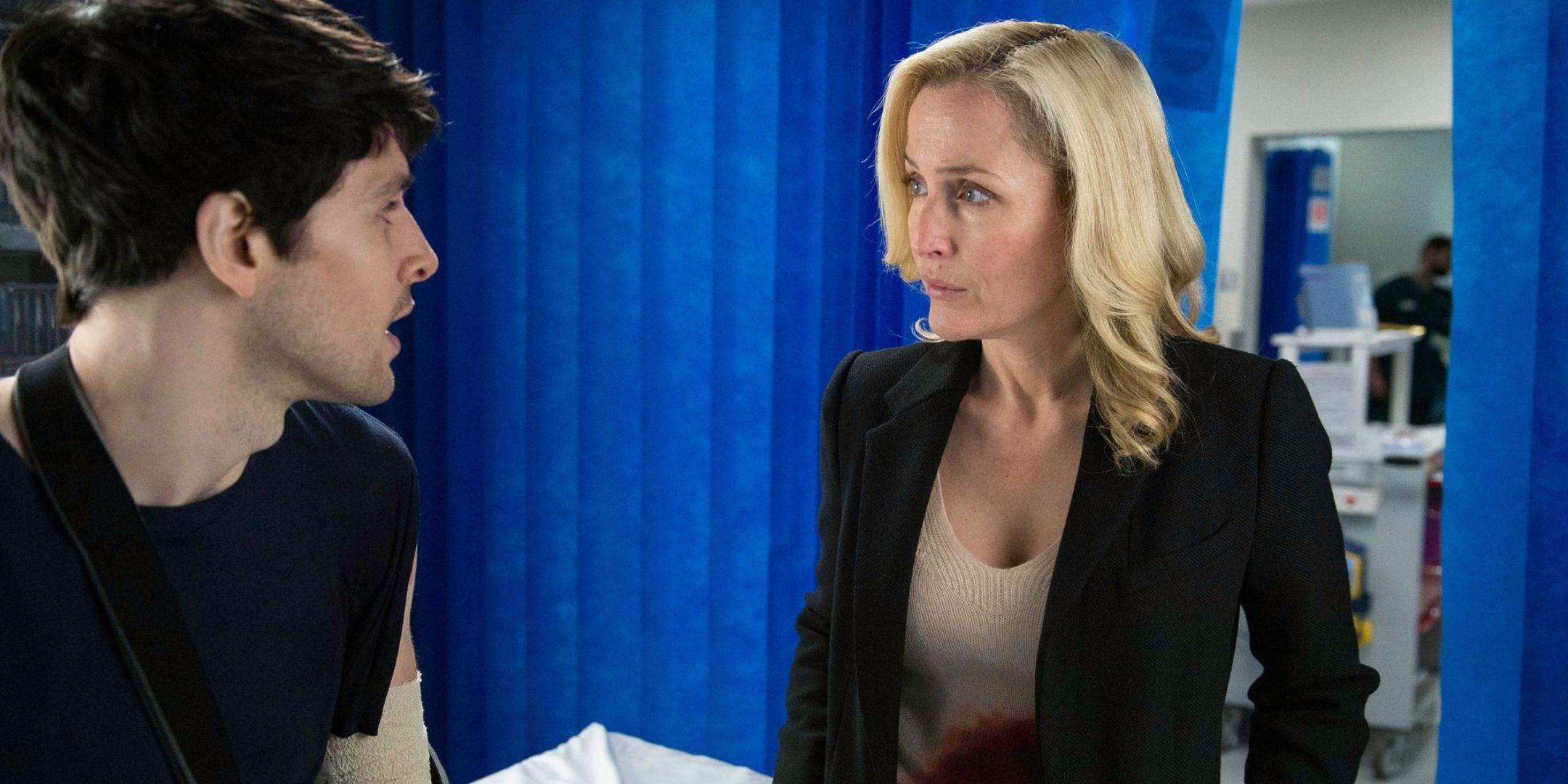 Colin Morgan e Gillian Anderson in The Fall
