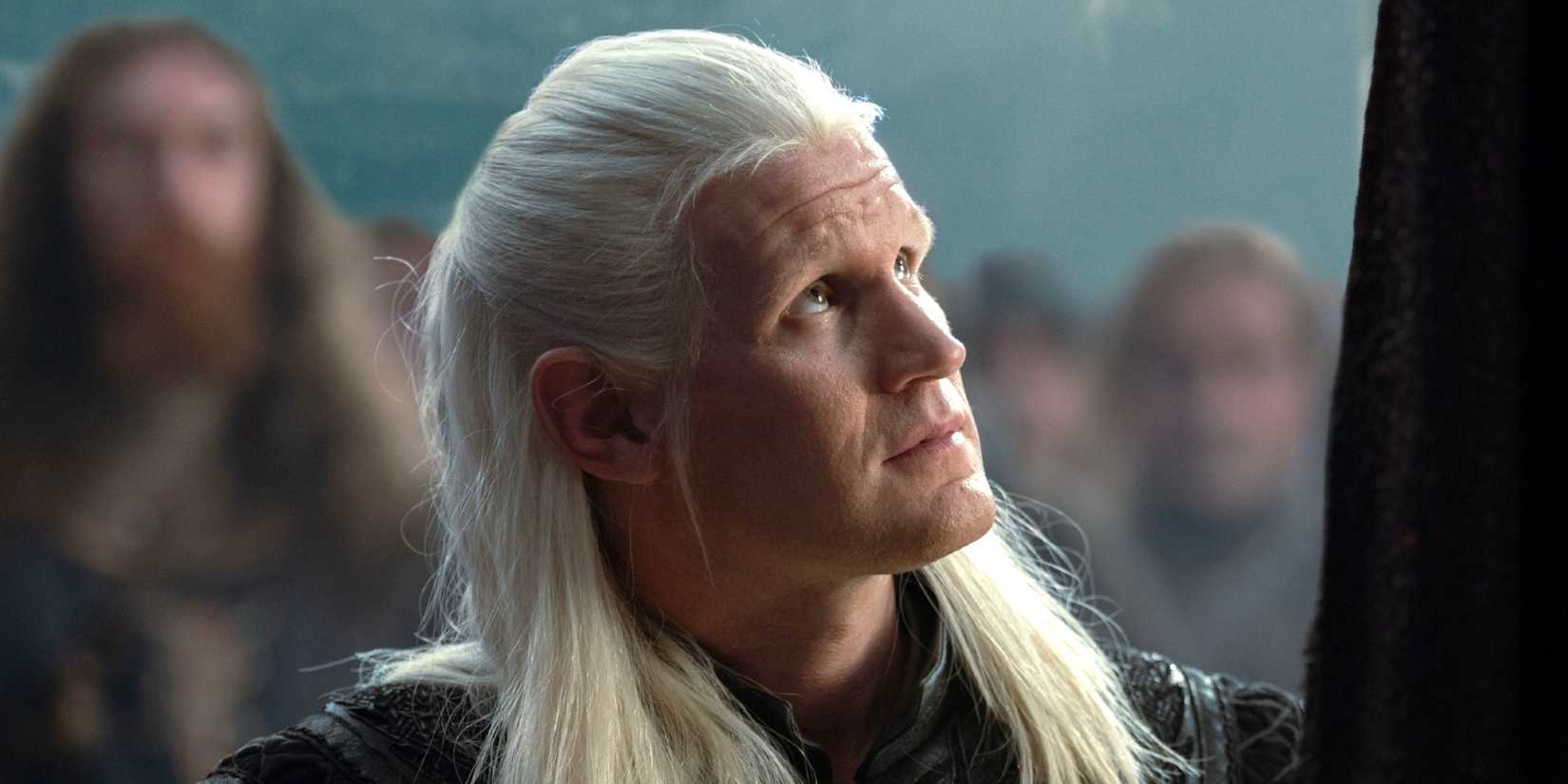 Daemon Targaryen prometendo lealdade a Rhaenyra em House of the Dragon Season 2 Episódio 8