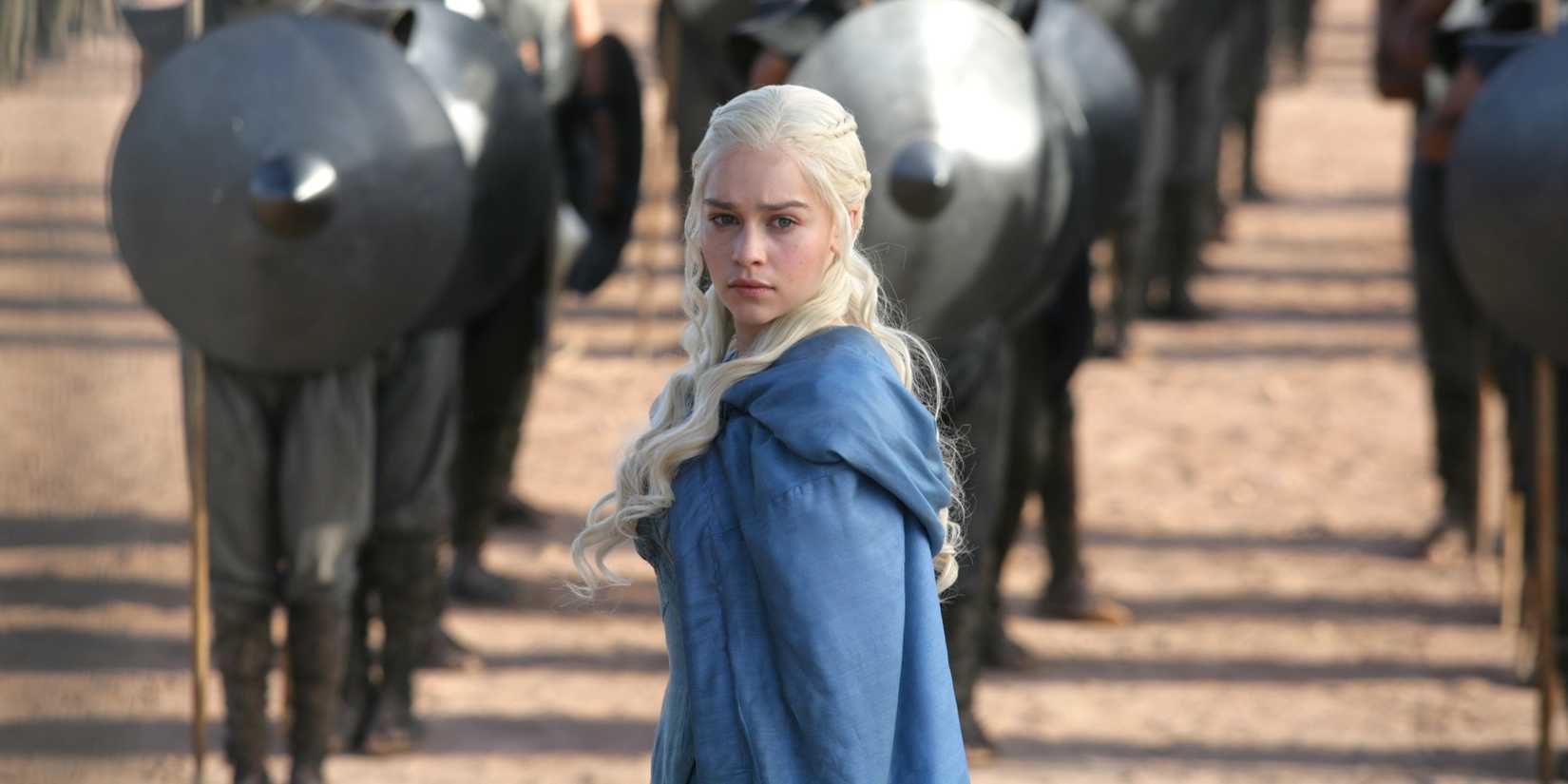 Daenerys Targaryen standing in front of the Unsullied In Game Of Thrones season 3