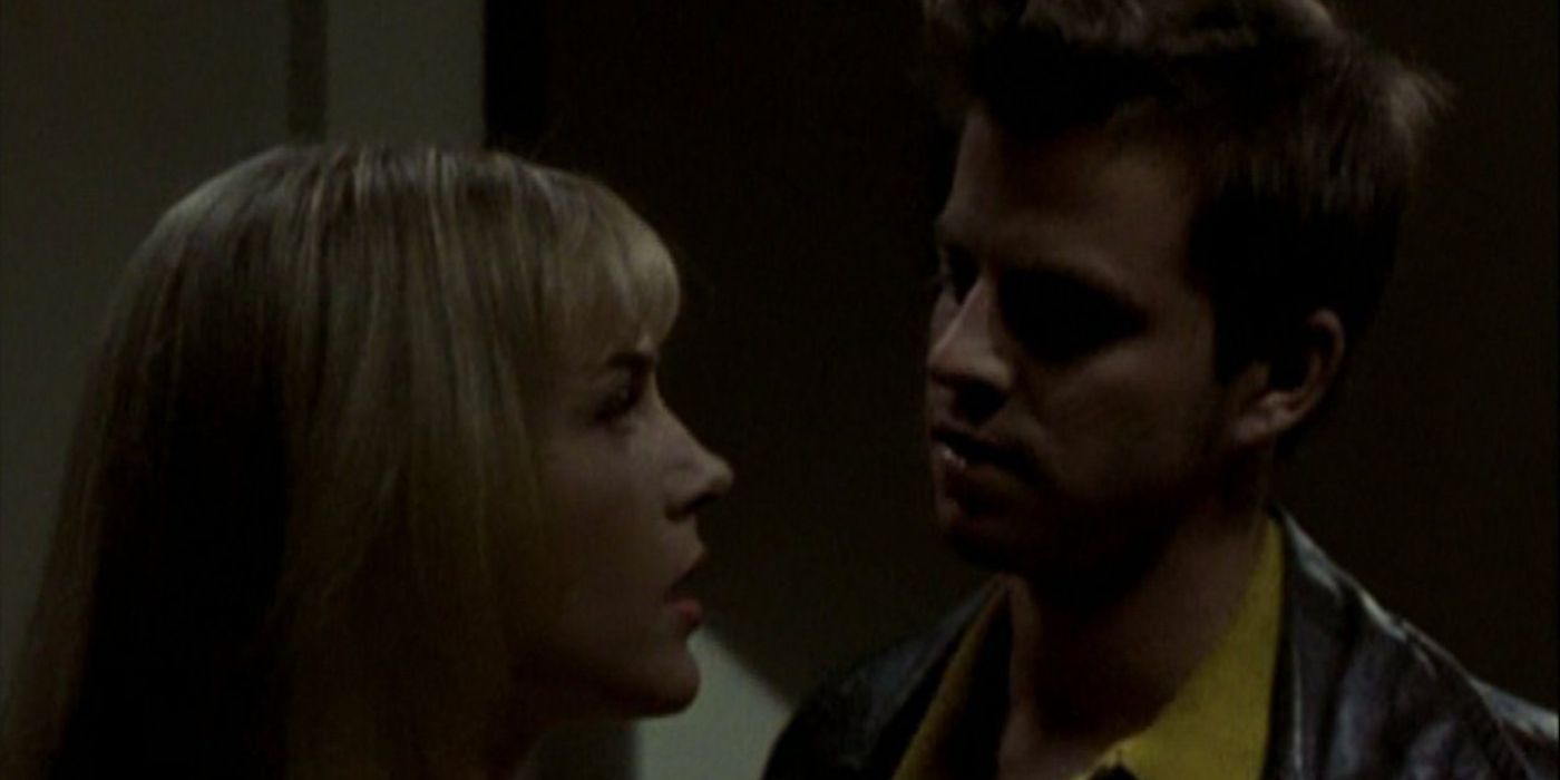 Darla (Julie Benz) e Chris (Carmine Giovinazzo) nel pilot di Buffy The Vampire Slayer