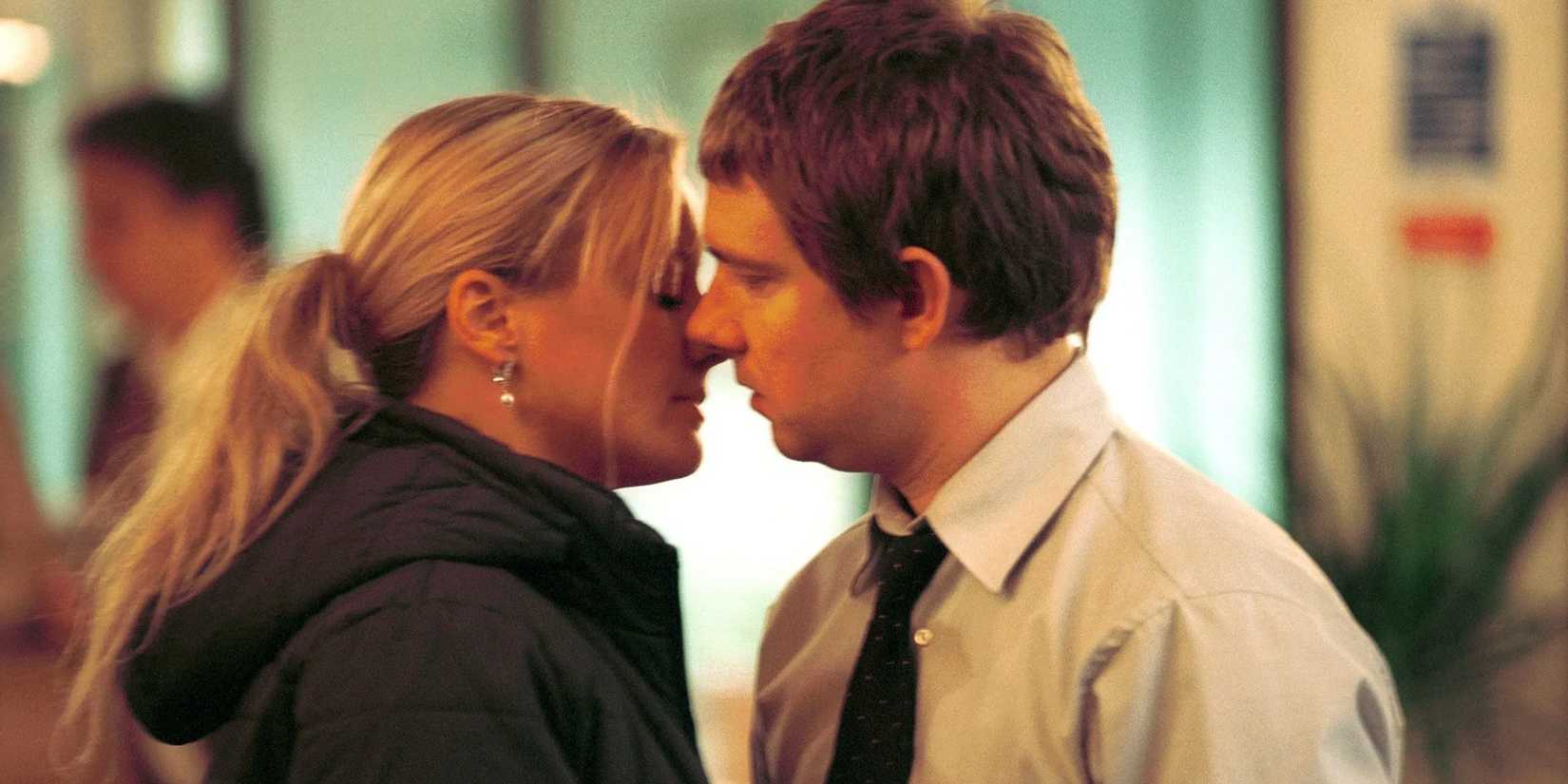 Dawn kisses Tim in The Office