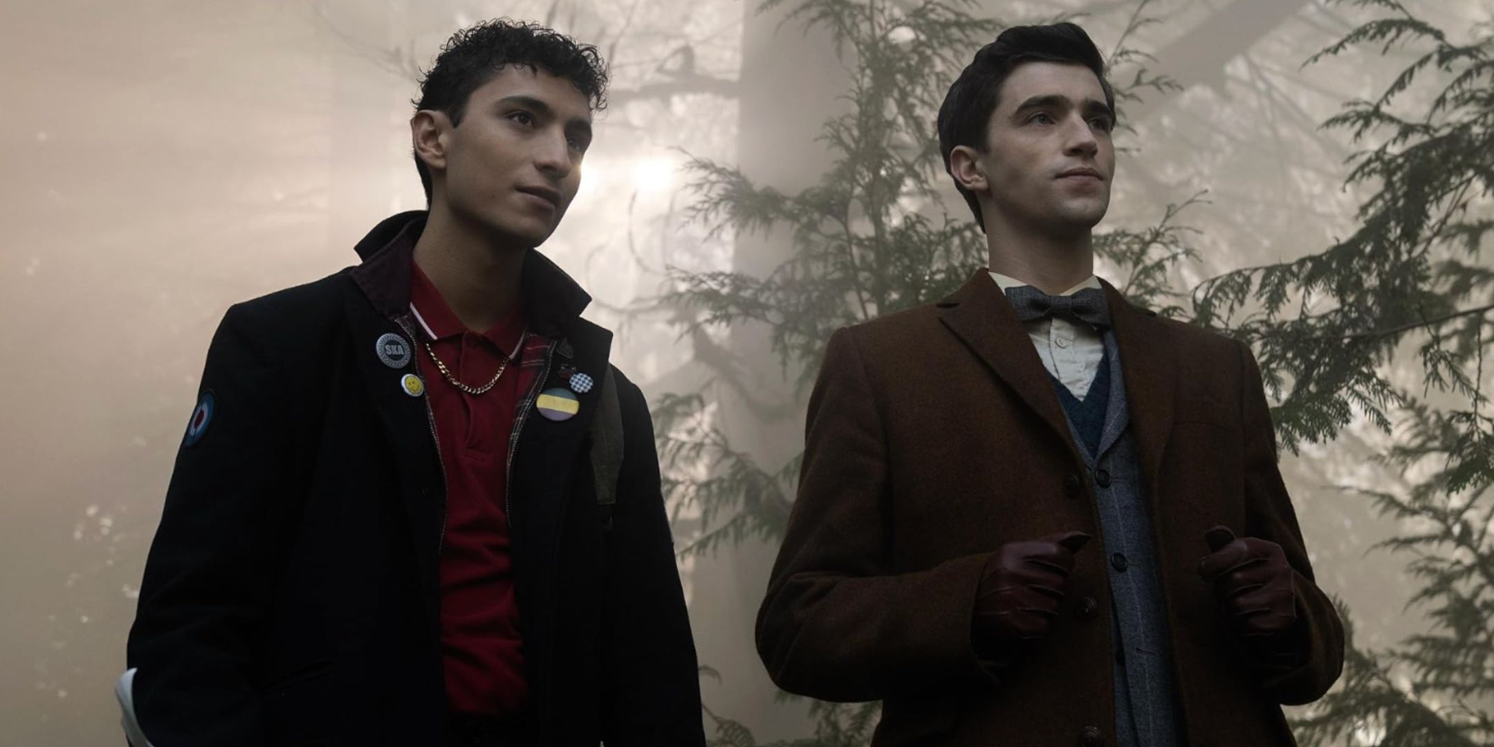 George Rexstrew e Jayden Revri in Dead Boy Detectives