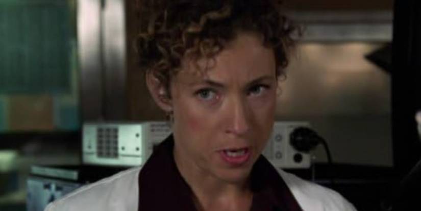 Dr. Elizabeth Corday (Alex Kingston) on ER