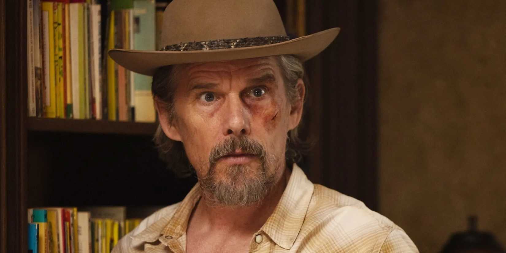 Ethan Hawke em cena de The Lowdown