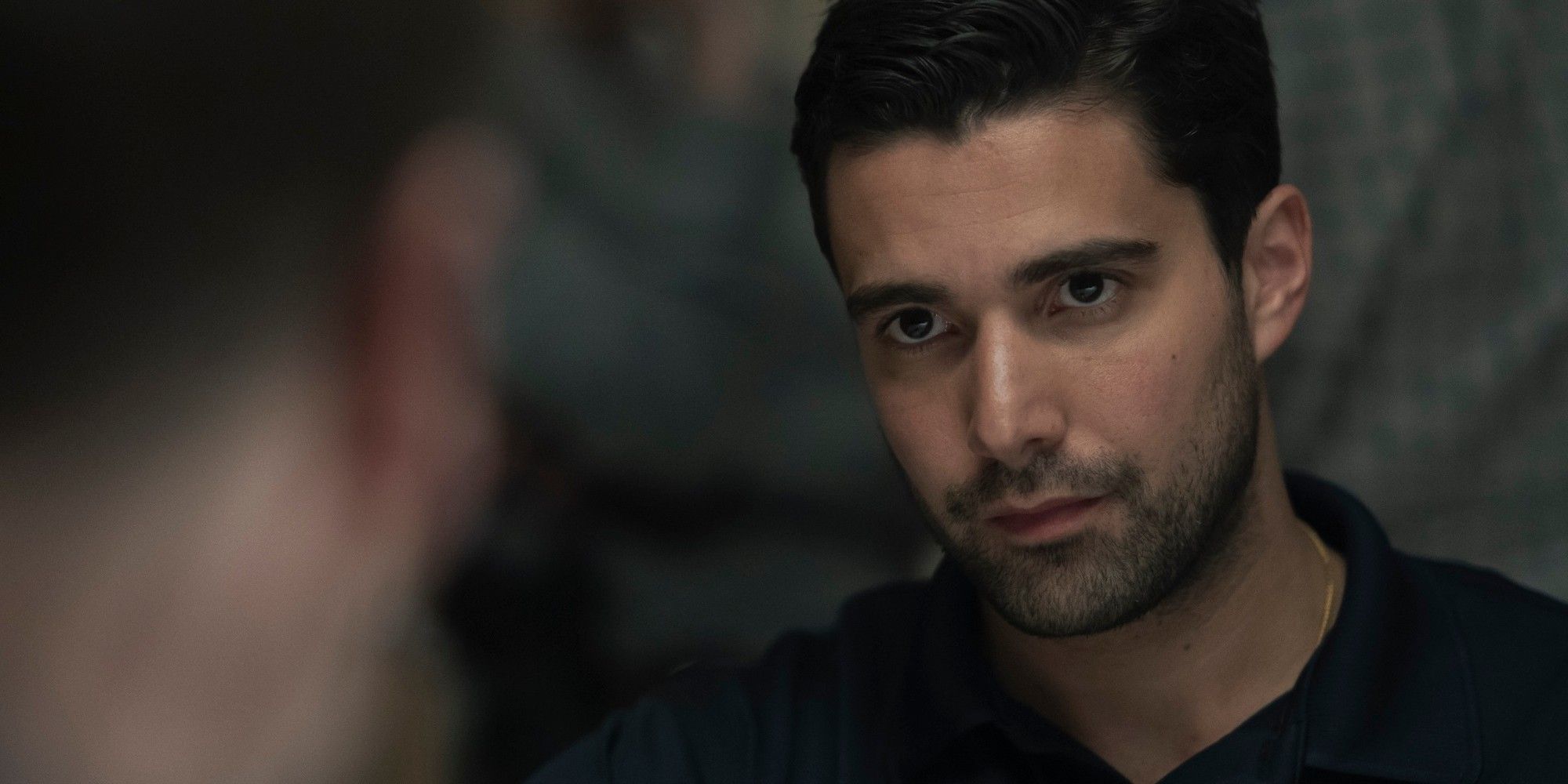 Fabien Frankel como o detetive Anthony Grasso na série Task da HBO.