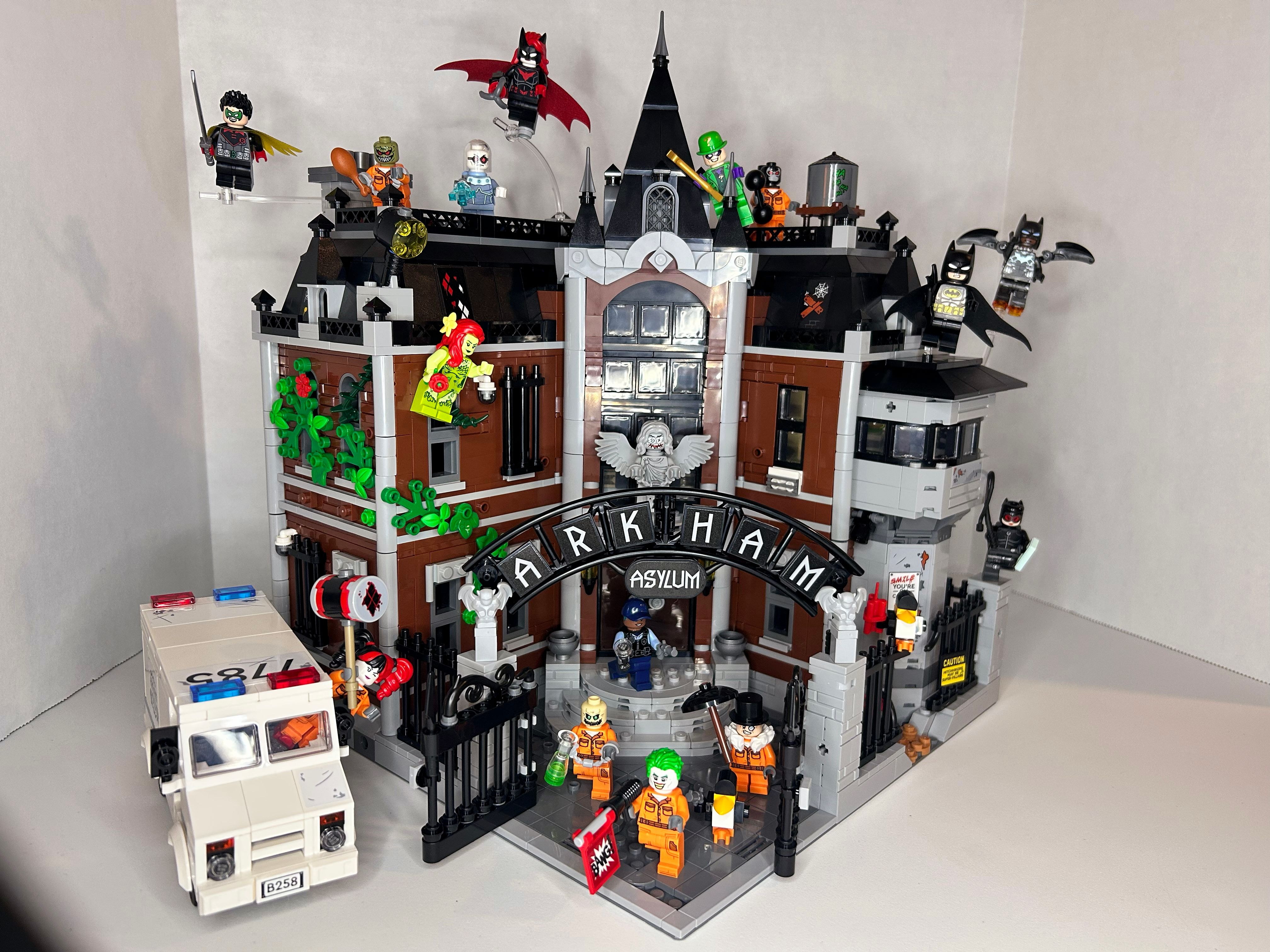 LEGO Batman Arkham Asylum Set Review and Build Guide