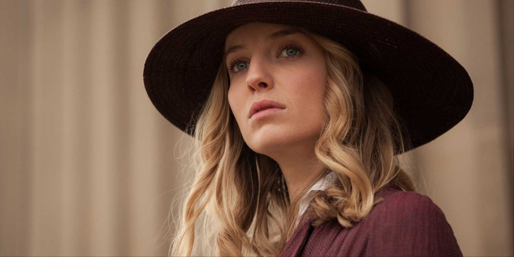 Grace Burgess (Annabelle Wallis) looking off in the distance in Peaky Blinders