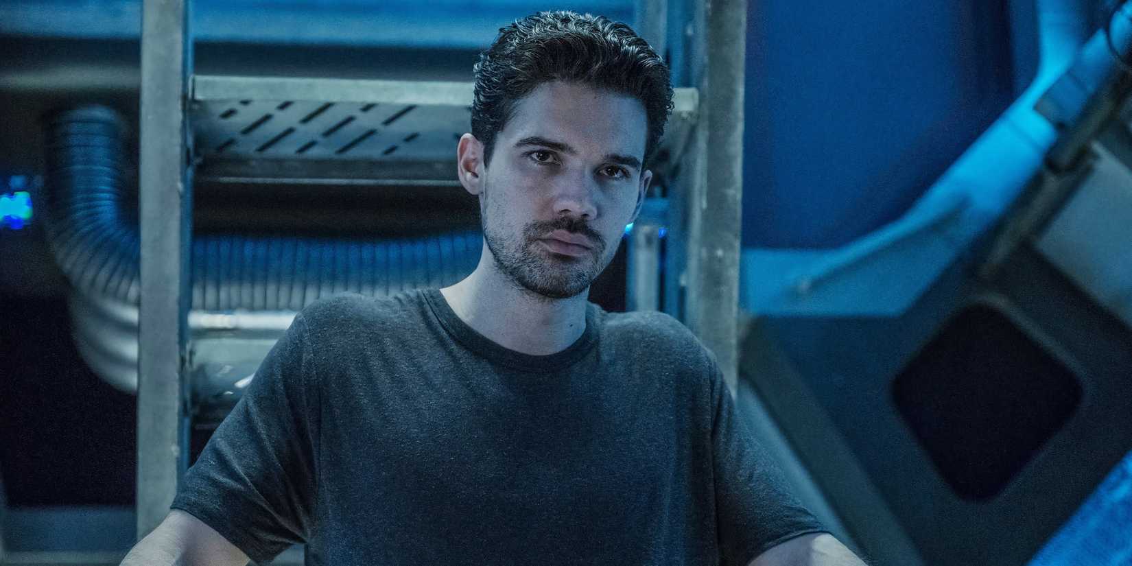 Holden looking defiant in The Expanse