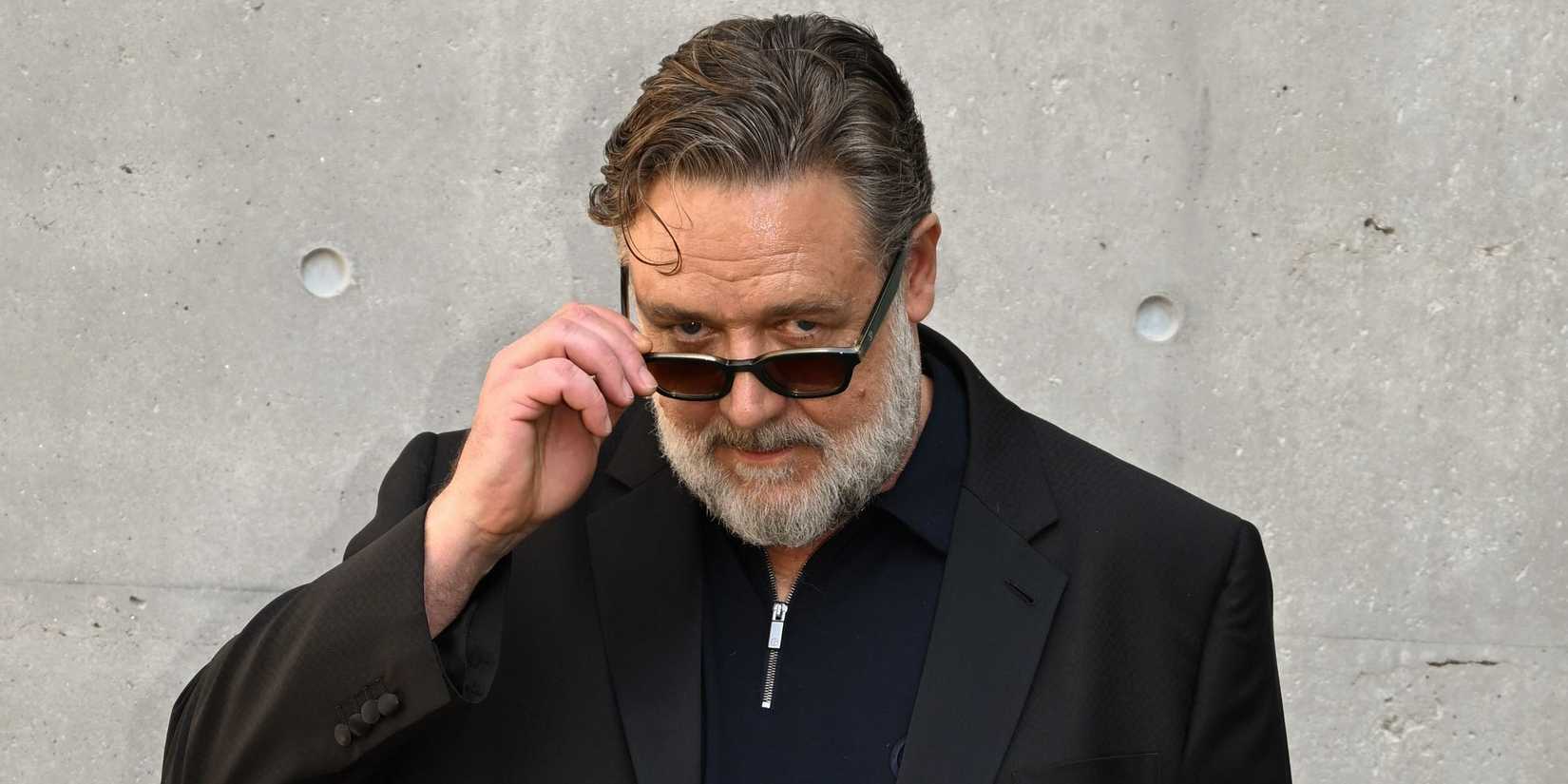 Russell Crowe at Milan Men's Fashion Week Spring/Summer 2025 - Giorgio Armani