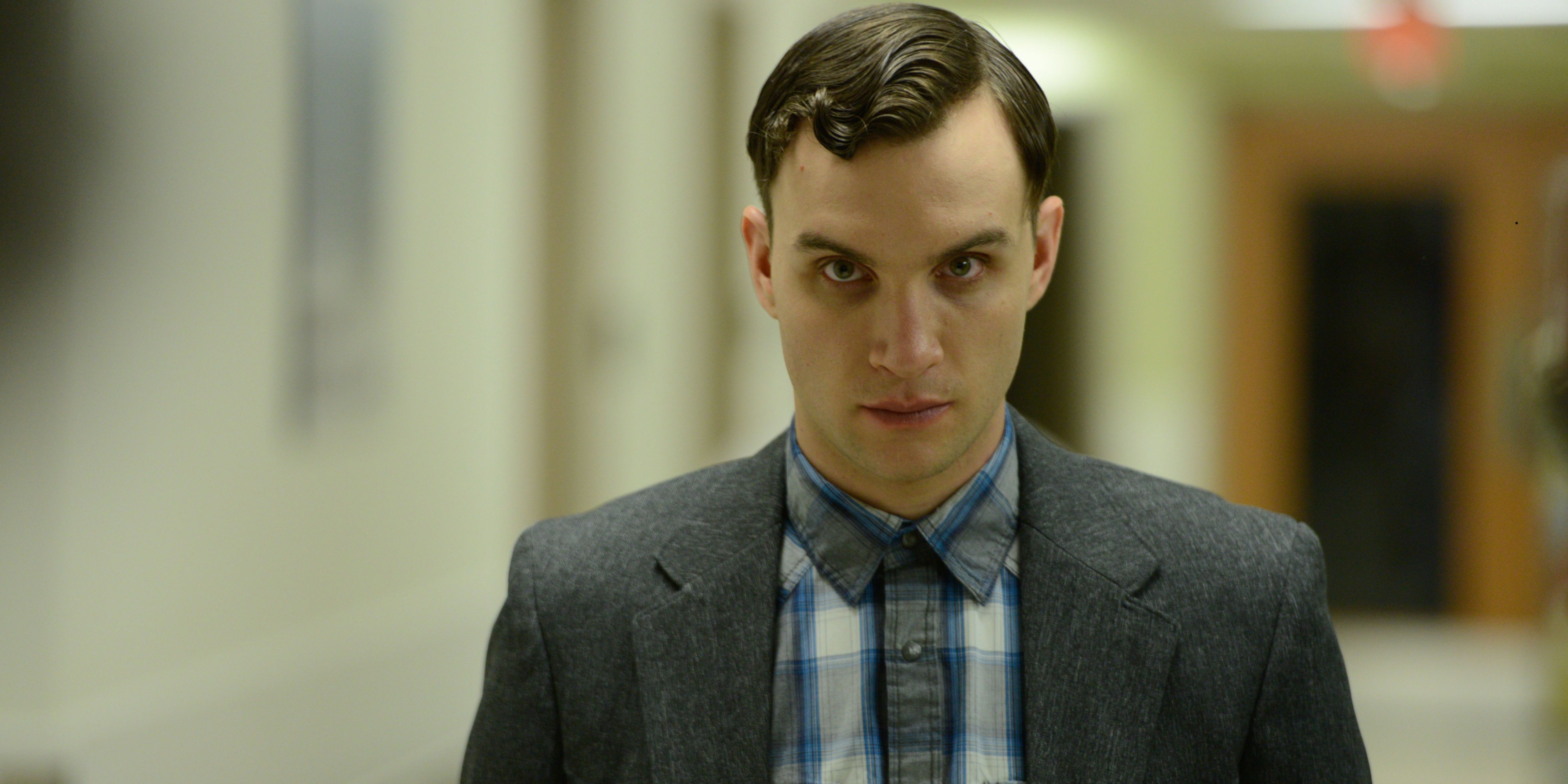 Orphan Black's Gripping Opening Scene Sets Up a Sci-Fi Masterpiece