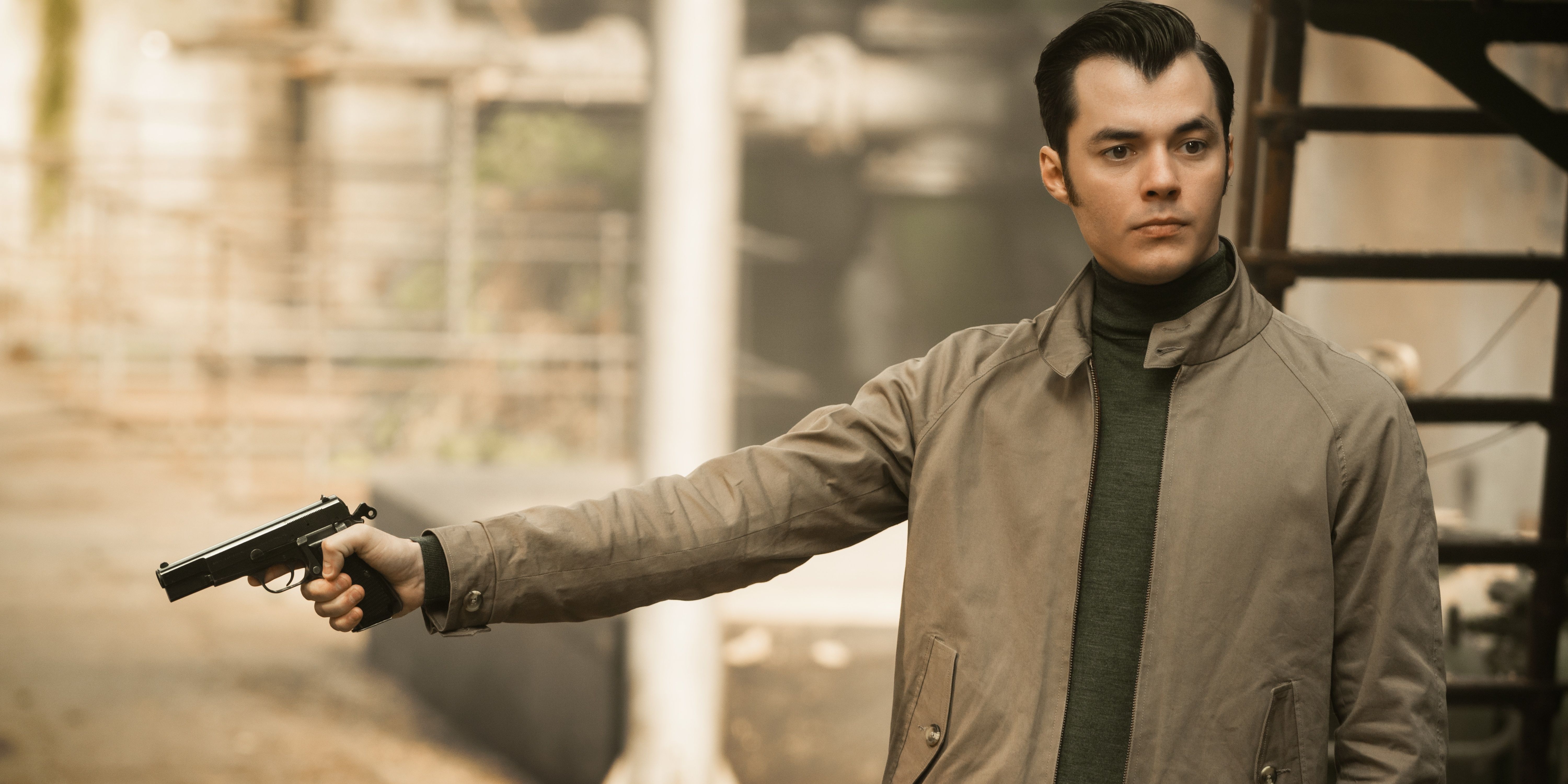 Jack Bannon nei panni di Alfred Pennyworth