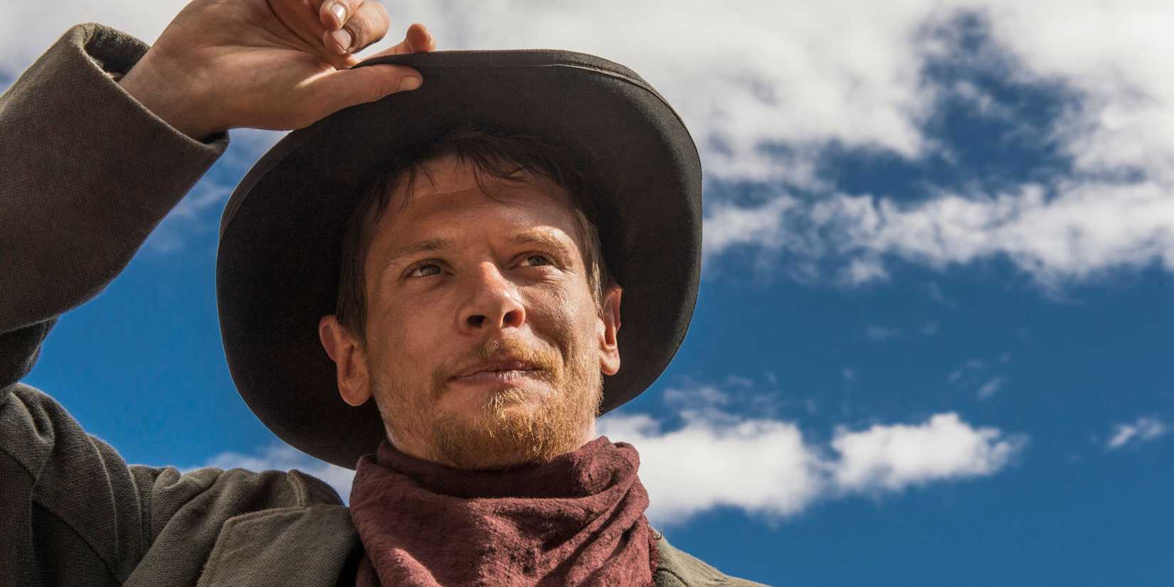 Jack O'Connell como Roy Goode em Godless