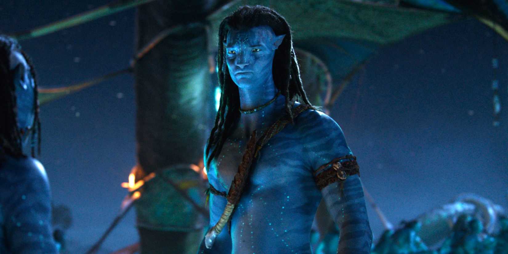 Jake is looking at his son in Avatar Fire and Ash