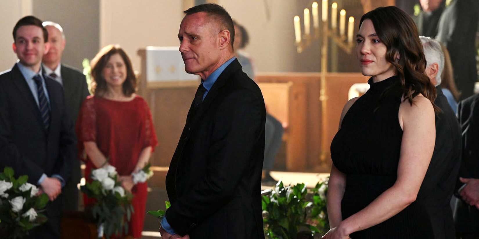 Jason Beghe as Hank Voight and Sara Bues as Nina Chapman in Chicago PD season 12, episode 22