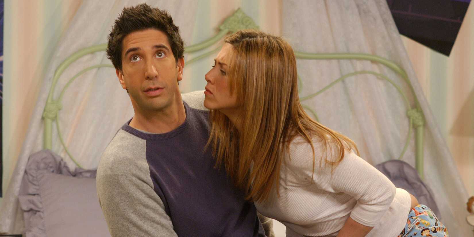 Rachel (Jennifer Aniston) e Ross (David Schwimmer) em Friends