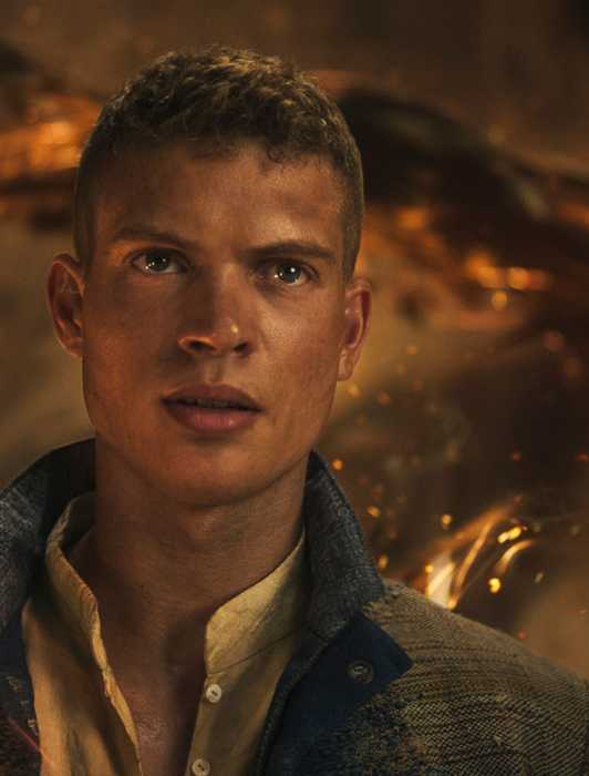 Star Trek's Chakotay Voyager & Prodigy History Explained