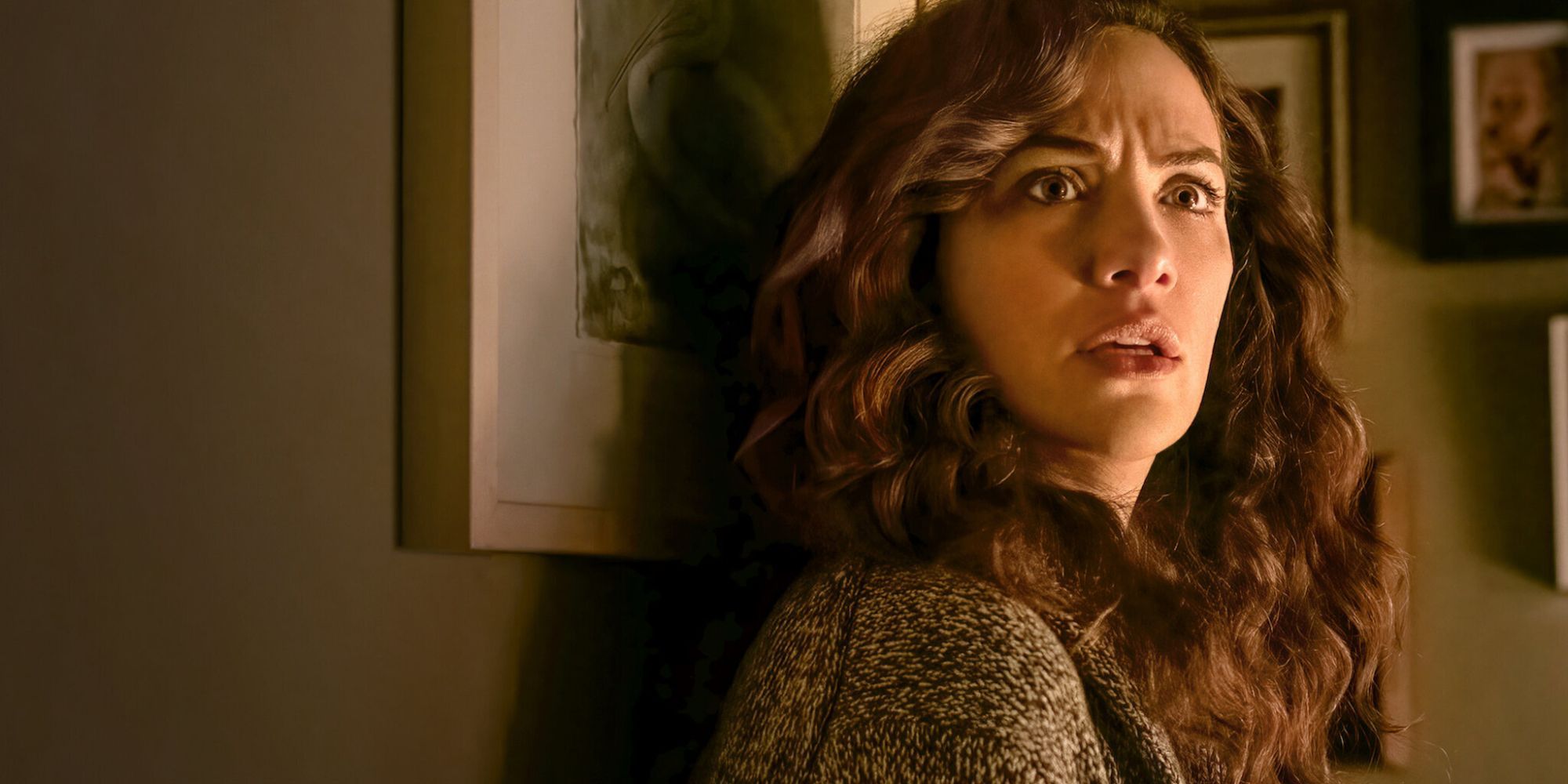 Kate Siegel come Erin Greene nel finale di Midnight Mass