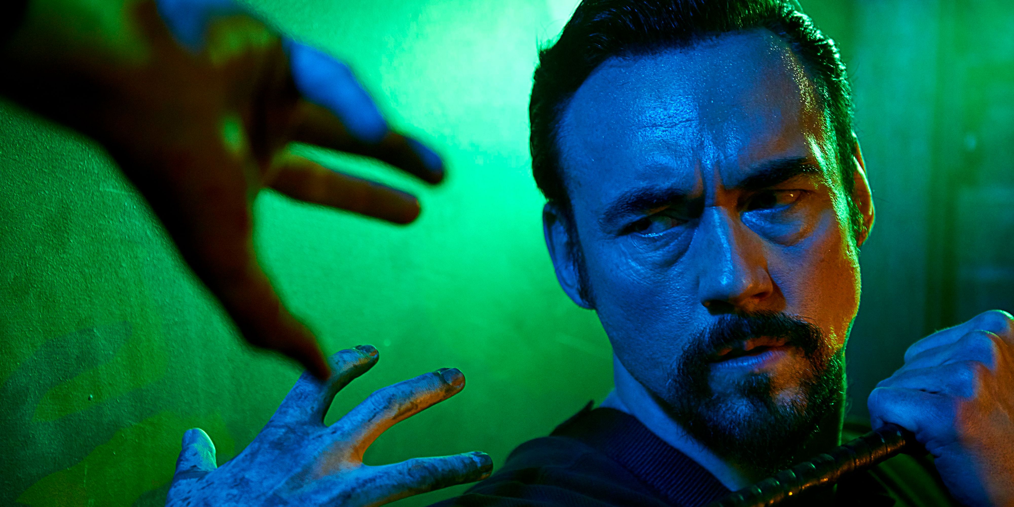 Kevin Durand combatte contro i vampiri in The Strain