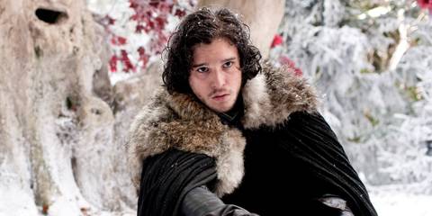 Kit Harington as Jon Snow under the weirwood tree at Winterfell in Game of Thrones season 1