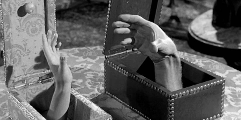 Lady Fingers y la Cosa se conocen en La familia Addams (1964)