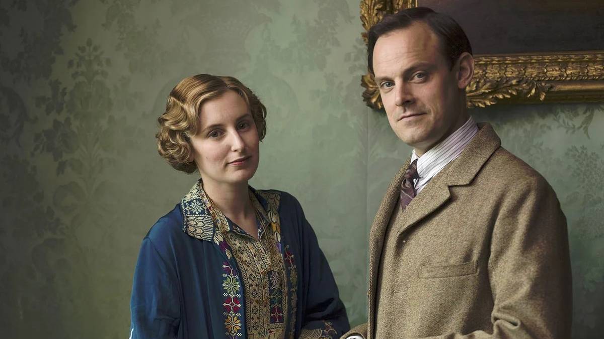 Laura Charmichael and Harry Hadden-Paton in Downton Abbey 