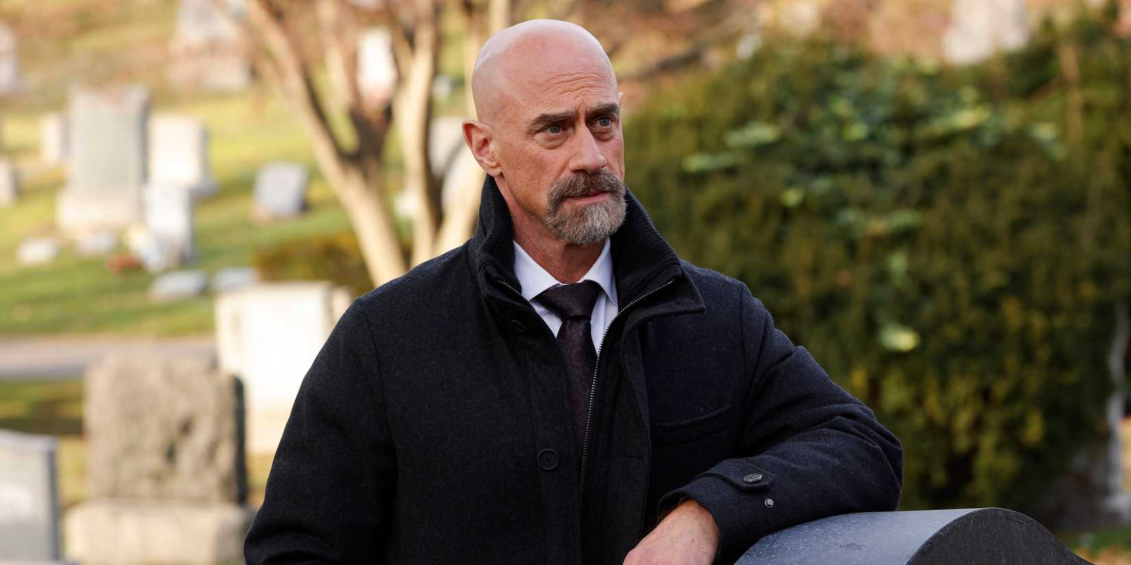 Christopher Meloni como Elliot Stabler em Law & Order: Organized Crime