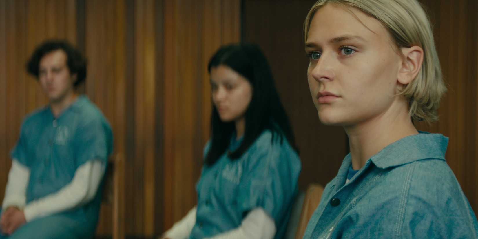 Leila and other teenagers in Wayward