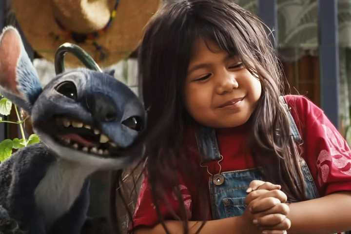 Lilo Smiling Stitch | ScreenRant