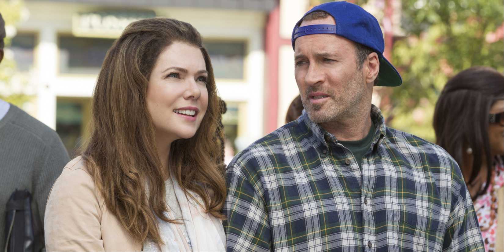 Luke (Scott Patterson) giving Lorelai (Lauren Graham) an annoyed look in Gilmore Girls A Year in the Life