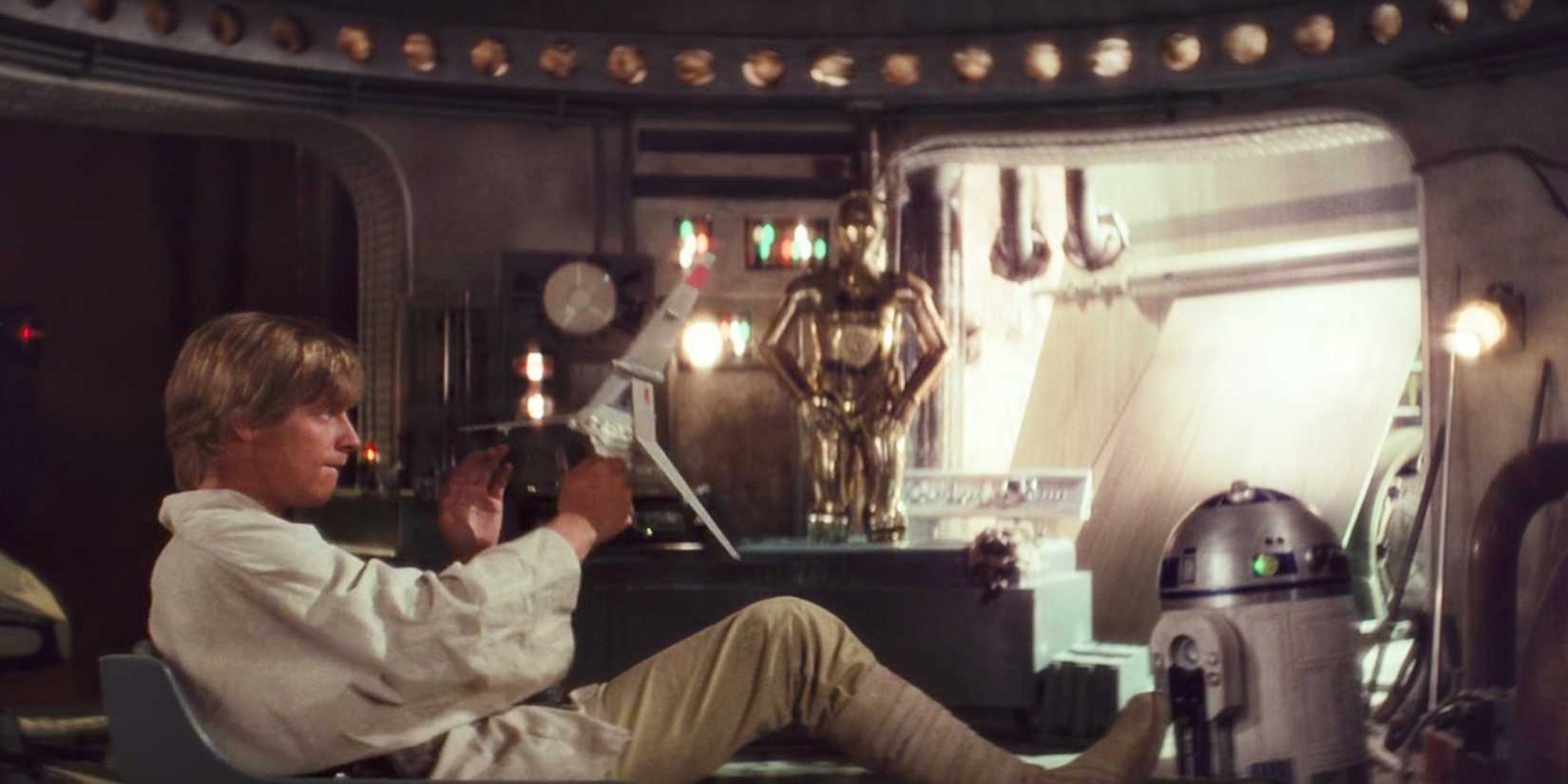 Luke Skywalker con modello T-16 in Nuova Speranza