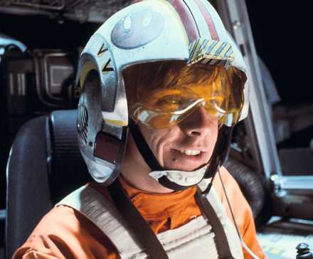 8 Sci-Fi Space Shows Better Than Star Trek 5 Luke Skywalker in his pilots uniform in Star Wars (A New Hope)