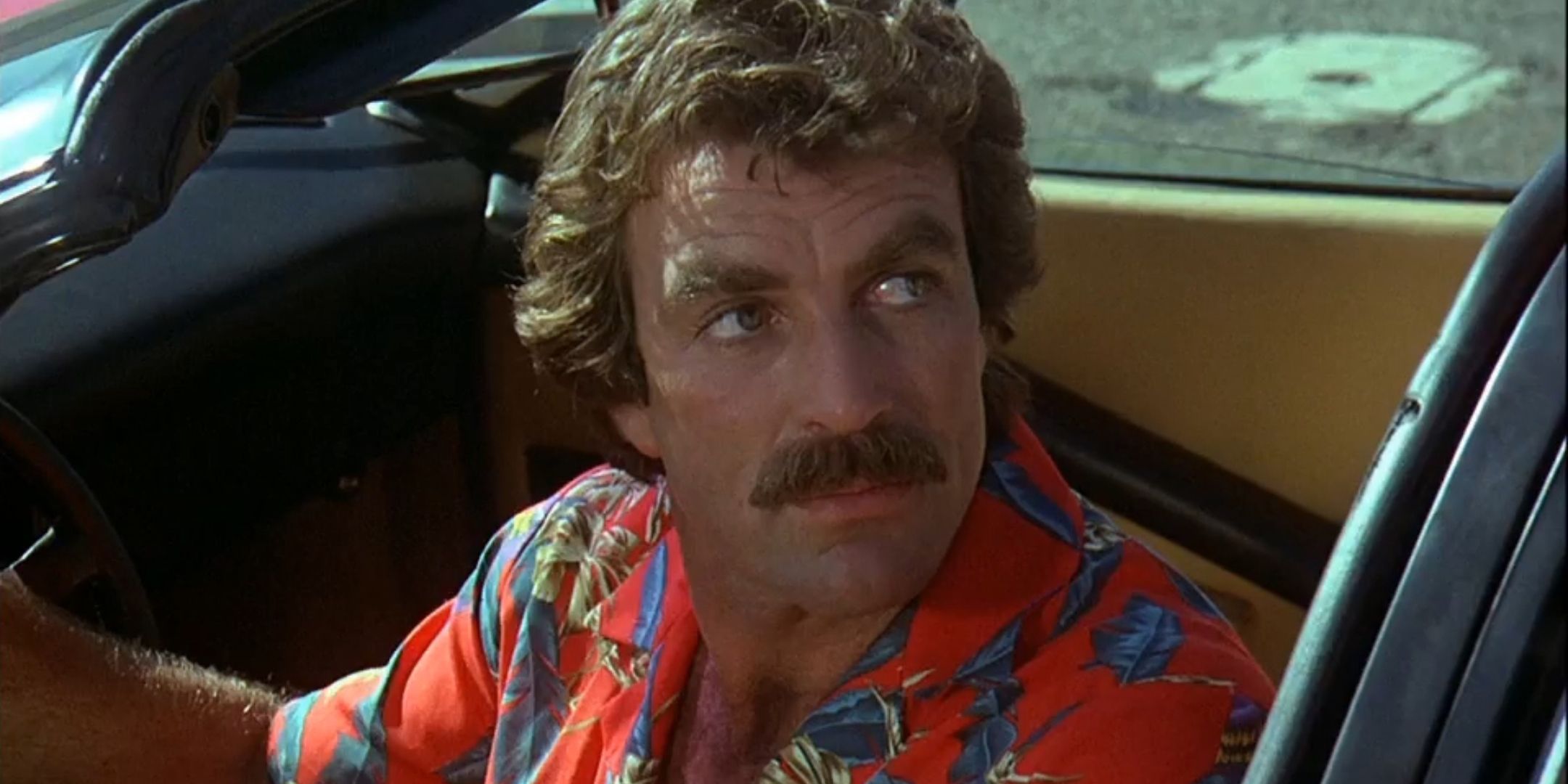 Tom Selleck nei panni di Thomas Magnum