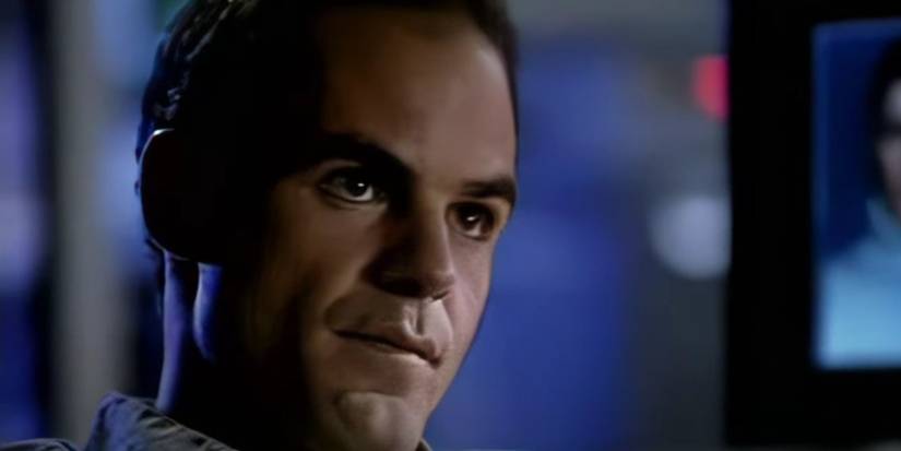 Michael Joseph Kelly in Level 9