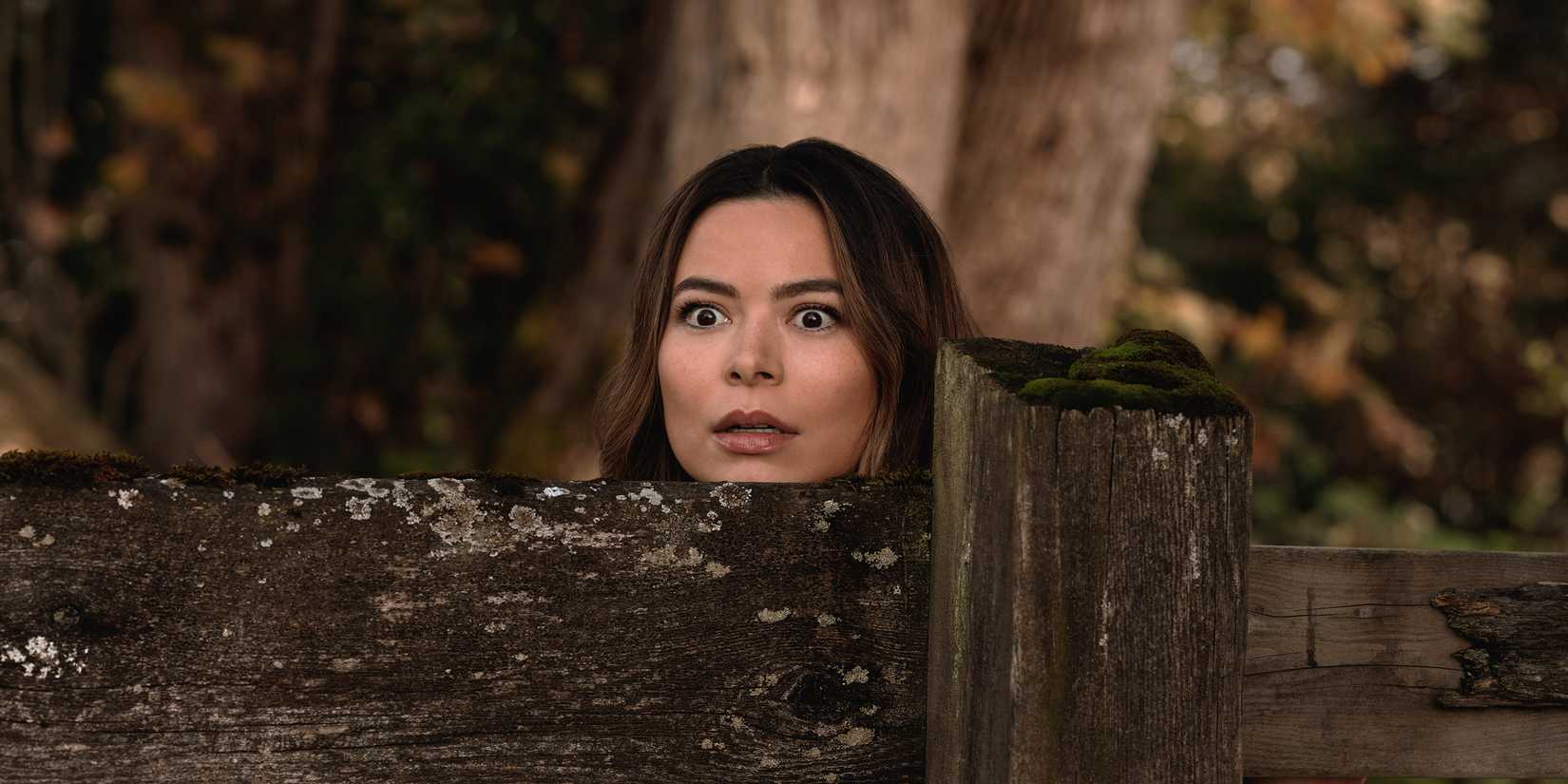 Miranda Cosgrove looking shocked in The Wrong Paris