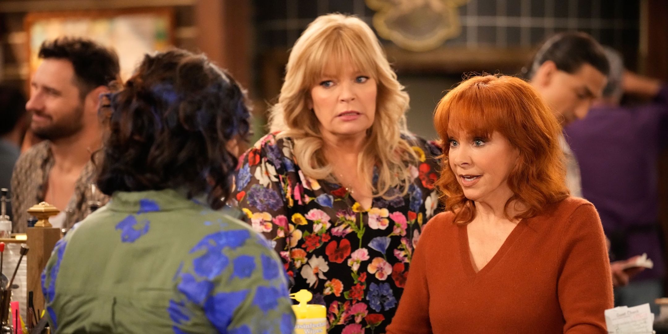 Happy's Place Season 2's Taxi Reunion Highlights NBC Sitcom's Strength