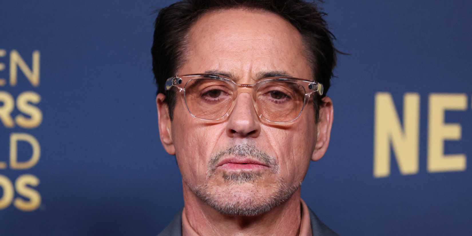 Robert Downey Jr. at Press room at the 30th Annual Screen Actors Guild Awards held at the Shrine Auditorium and Expo Hall