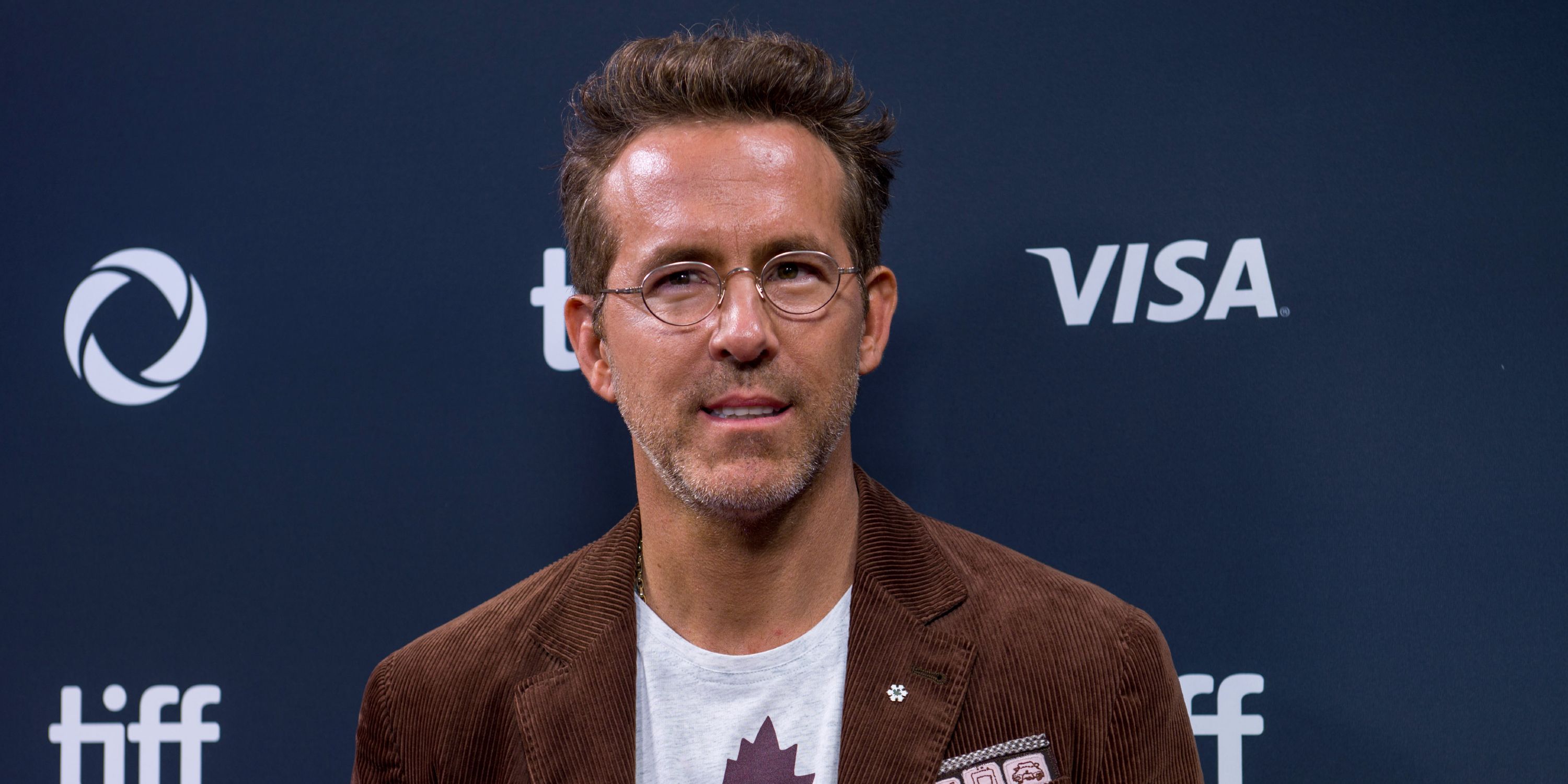 Ryan Reynolds' Phone Interrupts Denzel Washington's Emotional Scene in Safe House