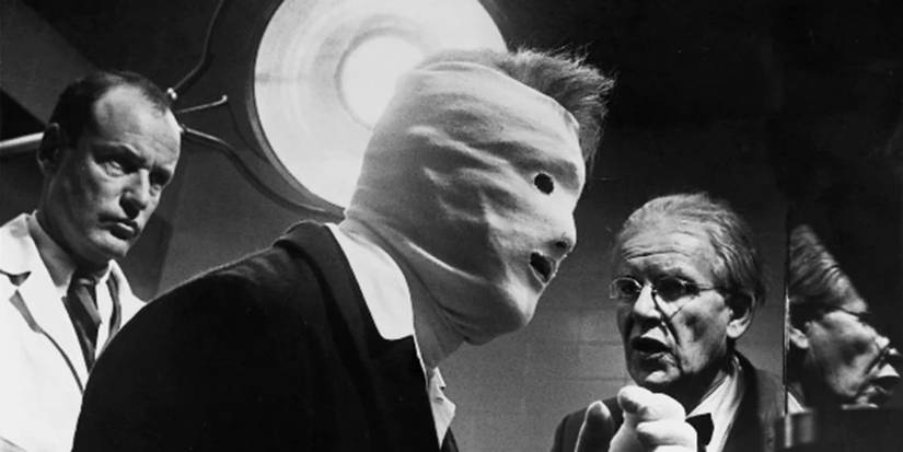 Two doctors talk to a man with bandages on his face in Seconds