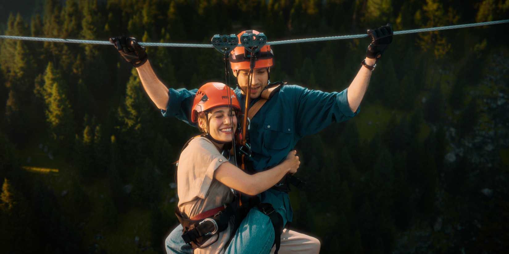 Netflix’s Rom-Com Vacationer Lure Is Extra Coronary heart Than Laughs & That Is not A Dangerous Factor Netflix’s Rom-Com Vacationer Lure Is Extra Coronary heart Than Laughs & That Is not A Dangerous Factor