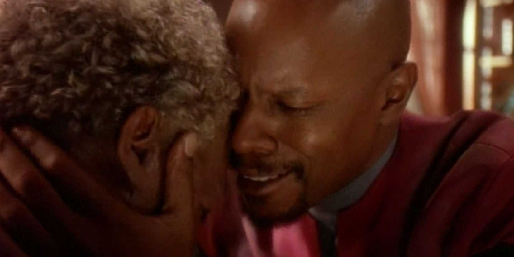 Sisko meeting the adult Jake in the Star Trek episode The Visitor