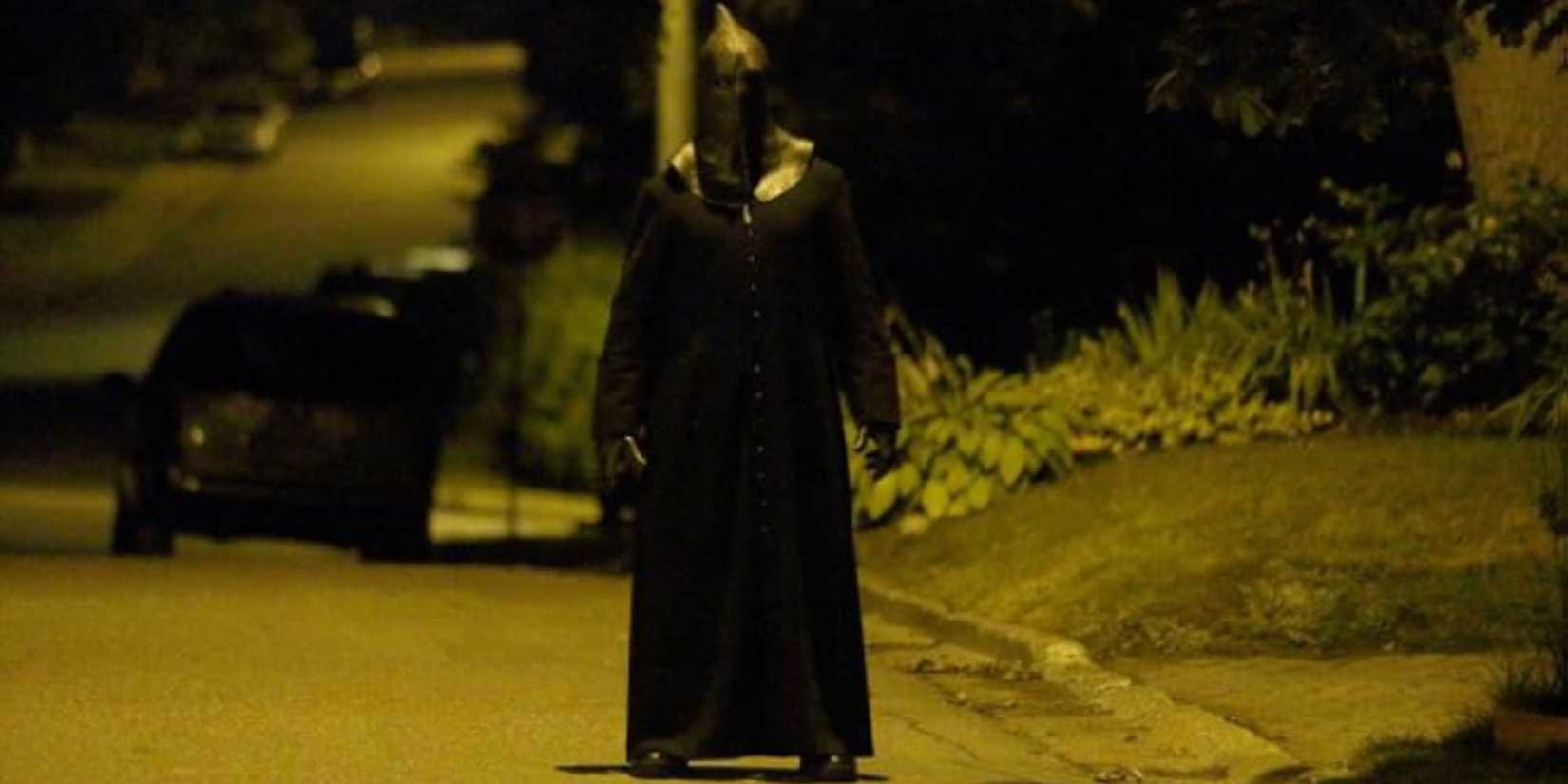 The killer in his costume in Slasher season 1
