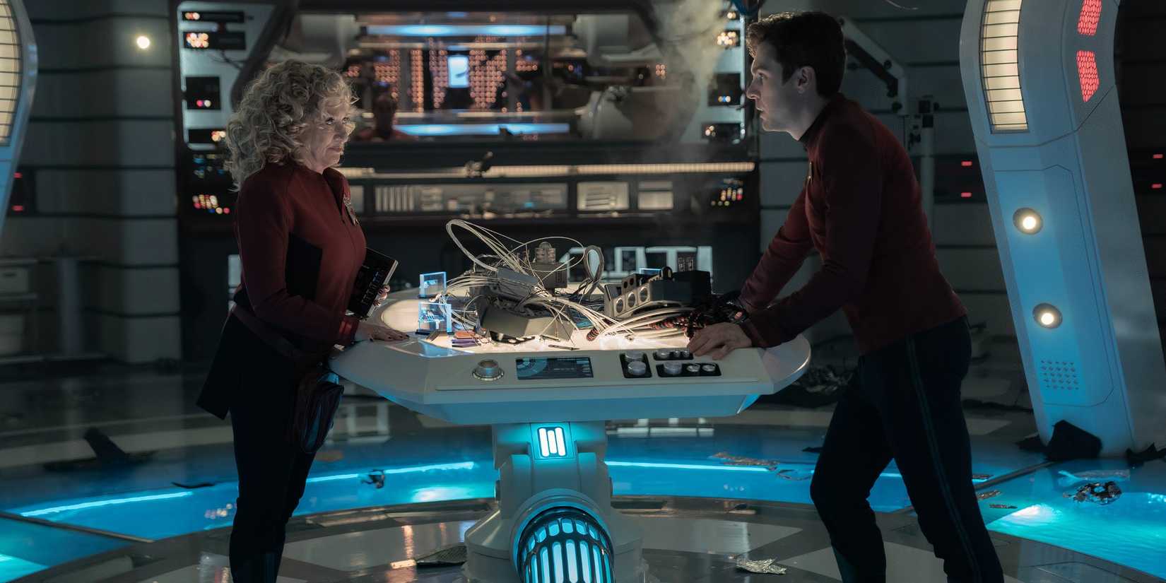 Pelia and Scotty in Star Trek: Strange New Worlds' Science Lab
