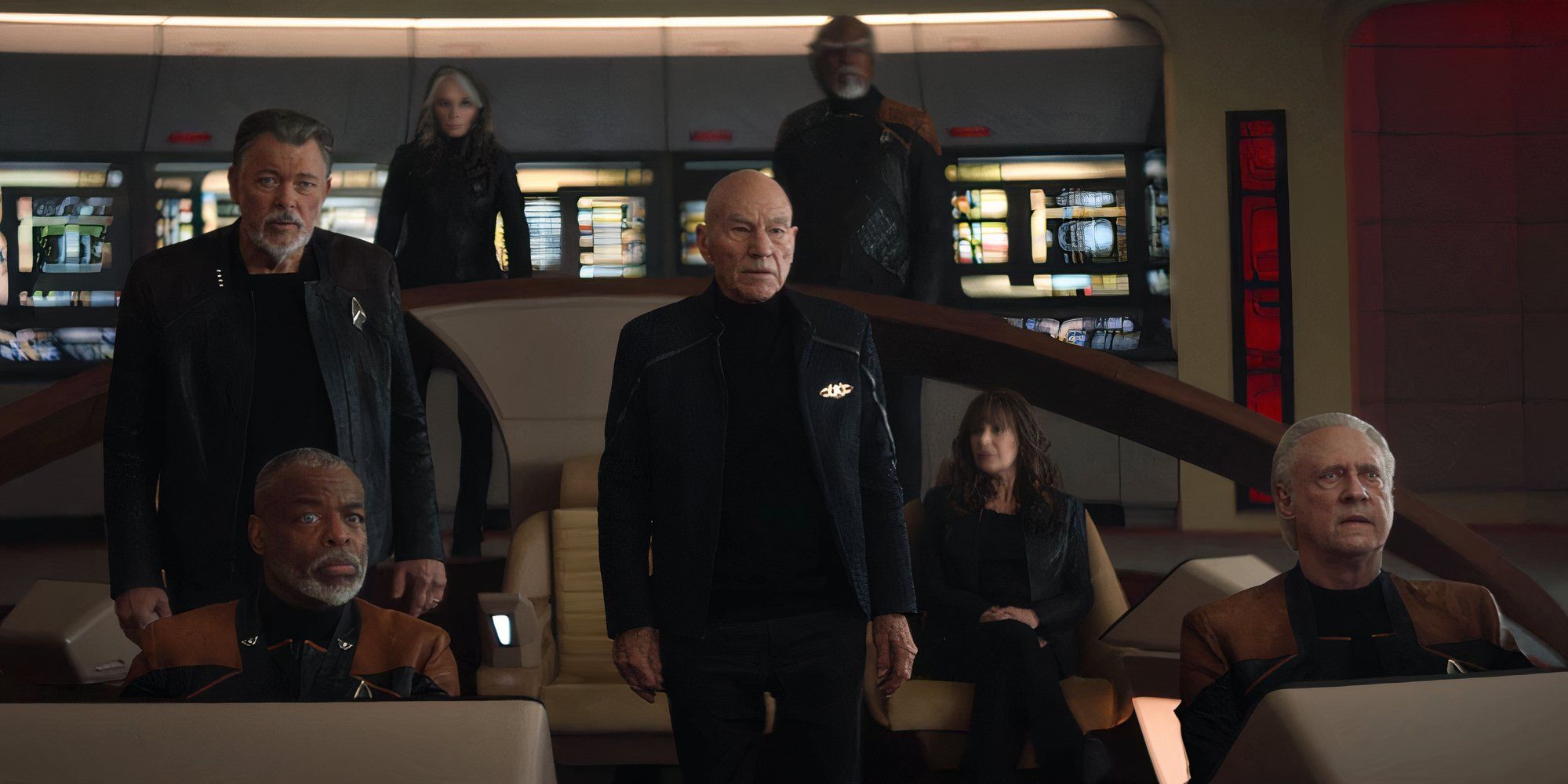 Star Trek Picard season 3 TNG crew on bridge
